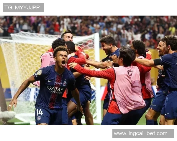 西甲激战多特蒙德逆转巴黎圣日耳曼帽子戏法引发争议判罚全场沸腾