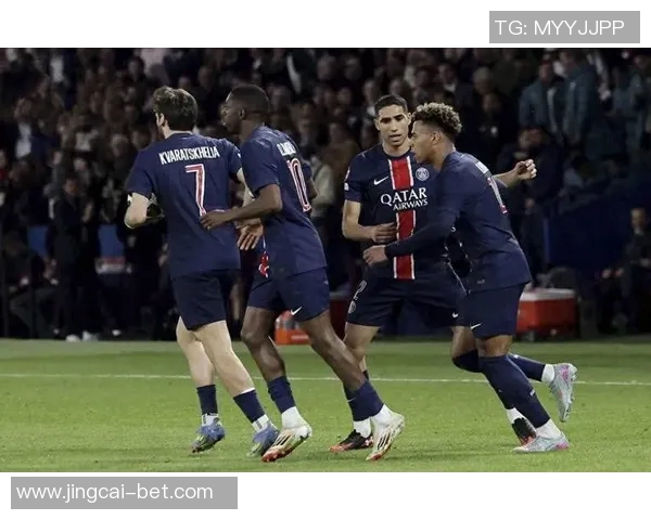 德甲激战：巴黎圣日耳曼凭点球险胜利物浦引发争议与热议