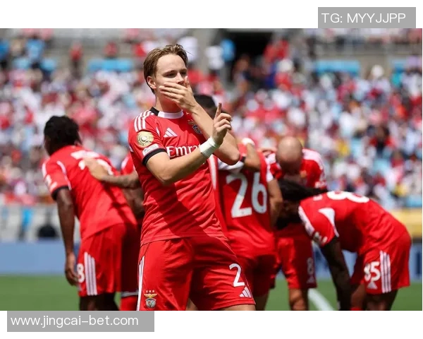 足总杯惊现逆转本菲卡力克拜仁红牌事件引发全场热议 足总杯惊现逆转本菲卡力克拜仁红牌事件引发全场热议