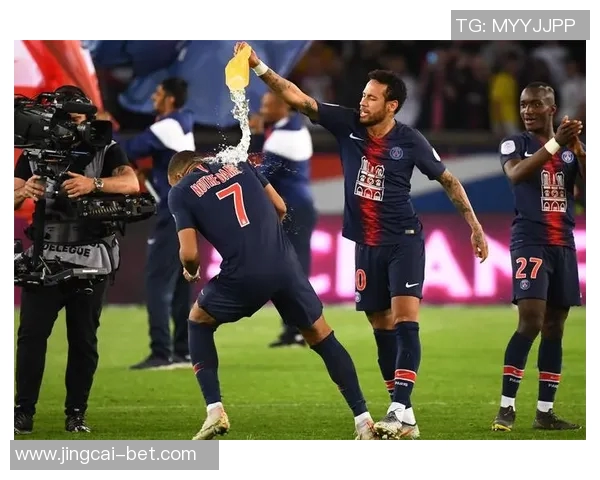 国王杯精彩对决里昂逆转巴黎圣日耳曼全场沸腾战术解析