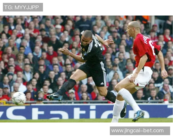 巴黎圣日耳曼大胜莱比锡帽子戏法引发全场狂欢战术分析揭秘