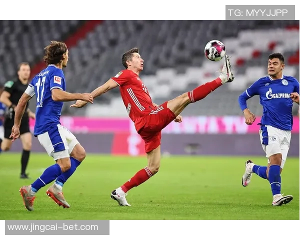 欧联杯激战：拜仁与尤文图斯战成平局补时进球引发全场狂欢