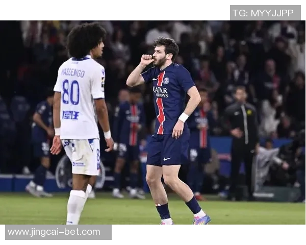友谊赛精彩回顾巴黎圣日耳曼逆转曼城乌龙球成关键时刻